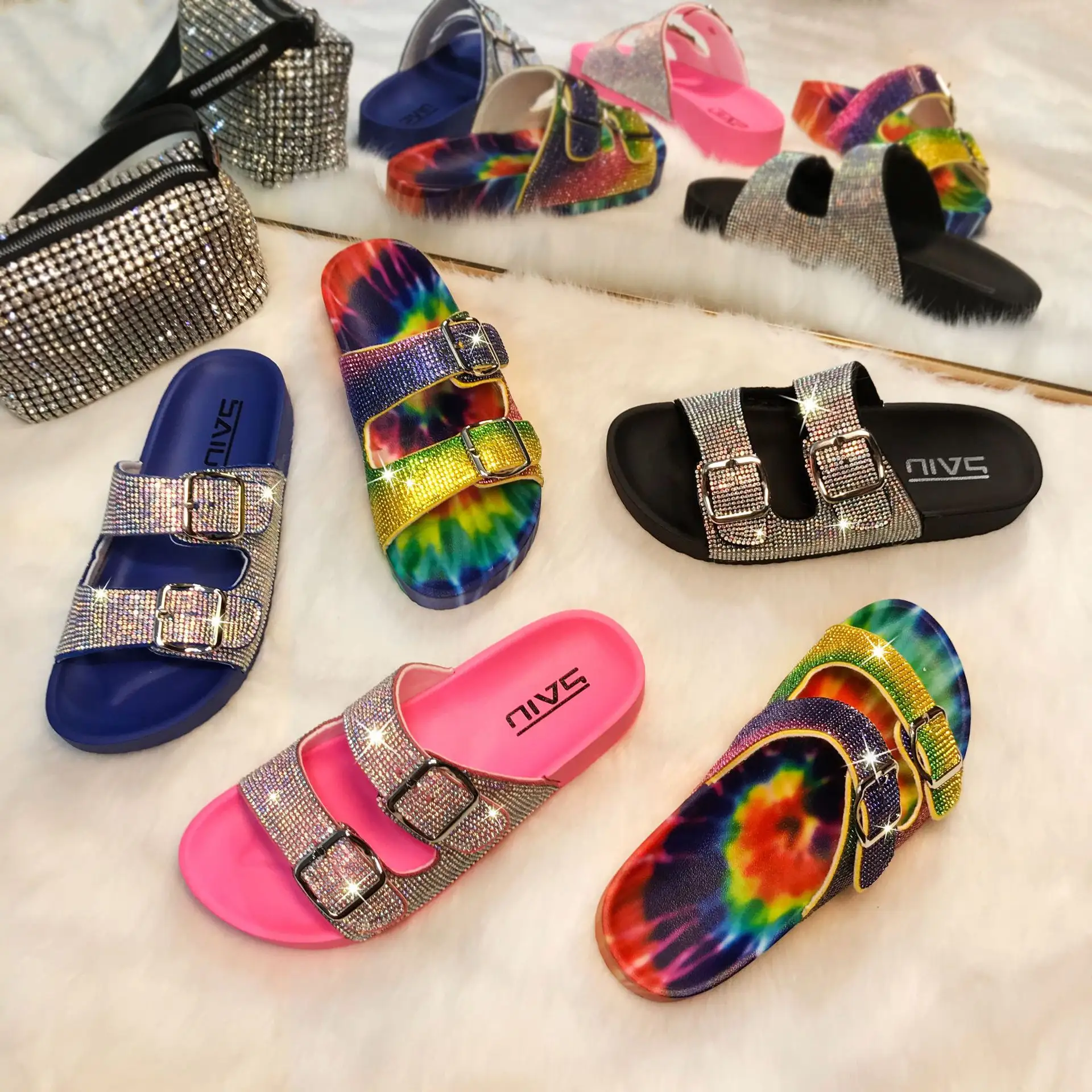 2021 new fashion European and American color double button Rhinestone flat bottom sandals women's summer wear slippers