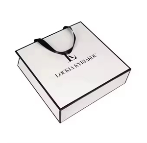 Bolsas de Papel Kraft con Asas, Impresas, de Lujo, Reciclables, para Regalos, con Logotipo de Marca de Ropa, Personalizadas, para Compras al por Mayor - Product Image 3
