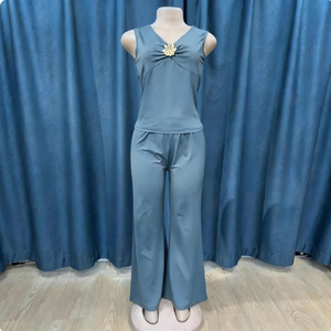 Nouvel ensemble deux pièces pour femme 2026 : survêtement uni personnalisé, chemise sans manches à volants et pantalon long moulant avec lacets - Product Image 4