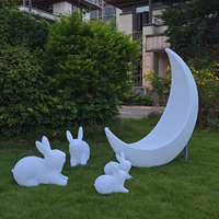Nouvelle conception, lampe demi-lune en plastique PE blanc de luxe 3,3 m, lumière de lune RGB, lumière LED en forme de croissant de lune, grande taille, pour extérieur, avec support