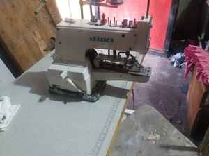 Machines à coudre industrielles JUKIS 373 à grande vitesse, à bouton, d'occasion, vente chaude <span class=keywords><strong>2022</strong></span>, moteur fourni, ensemble de couteaux de 6 mm - Product Image 2