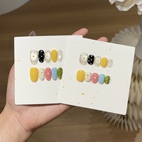 Vente en gros OEM ODM Faux ongles courts à presser faits main, motif Macaron estival frais, couleur contrastée et pois, style sucré