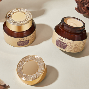 Crème Visage Blanchissante et Anti-Taches Kuge à Base de Plantes en Gros pour Éclaircir le Teint et Améliorer le Teint Terne - Product Image 5