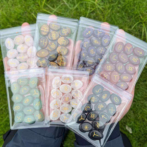 Juego de Runas de brujas de piedra de cristal curativo de moda de 13 <span class=keywords><strong>piedras</strong></span> de cristal de cornalina con símbolo gitano grabado juego de <span class=keywords><strong>piedras</strong></span> calmantes para la mente - Product Image 2