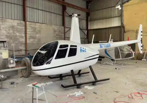 Robinson R44 Helikopter-Kabinen-Simulationsmodell für Außenausstellung, Internet-Sensation, Live-Streaming-Raum-Zubehör - Product Image 4