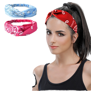 Al por mayor: Bandanas elásticas de poliéster para yoga y deportes, con absorción de sudor, anudadas, anchas, con estampado tie-dye y geométrico, estilo turbante, en colores arcoíris. - Product Image 1