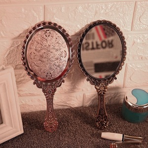 Miroir de maquillage portable vintage avec logo personnalisé, miroir cosmétique de princesse pour les voyages et la beauté - Product Image 3
