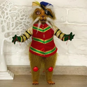 Nueva tendencia, la nueva Mesa de peluche de oruga de Labyrinth - Product Image 4