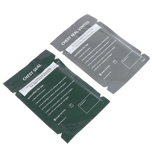 Sello Torácico Compacto Ventilado para Exteriores con 4 Orificios, Adhesivo y Estéril, Apósito para Heridas, para IFAK y Emergencias de Succión Torácica - Product Image 1