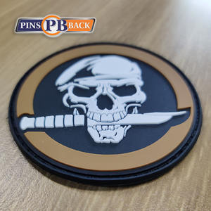 PINSBACK özel 3D dikmek-yumuşak misk özel bayrak yuvarlak silikon kanca döngü kauçuk rozet yama giyim için - Product Image 2