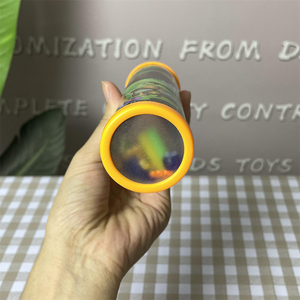 Jouet classique pour enfants, autocollant de dessin animé coloré, <span class=keywords><strong>lentille</strong></span> rotative à 360 degrés à haute transmission lumineuse, kaléidoscope en plastique - Product Image 4