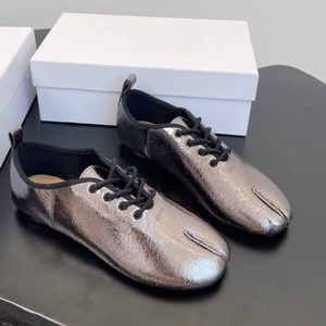 Chaussures plates décontractées de luxe de marque originale Margiela, chaussures bateau, chaussures à bout fendu Maison - Product Image 5