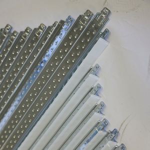 Système de grille de <span class=keywords><strong>plafond</strong></span> en T 2024 CHINE en gros : Barre en T principale, barre transversale en T, angle mural <span class=keywords><strong>pour</strong></span> <span class=keywords><strong>faux</strong></span> <span class=keywords><strong>plafond</strong></span> - Product Image 3