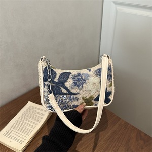 Bolso de Hombro Moderno de Gran Capacidad, Nueva Colección 2026, Diseño Floral Bordado, Estilo Estético Chino "Guofeng" - Product Image 3