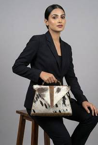 Sac à bandoulière triangulaire en cuir de vachette avec sangle réglable, style bohème, usage quotidien, toutes saisons - Product Image 4