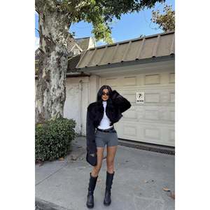 Abrigo largo de piel sintética negra con decoración de estampado vintage, tela de lana teñida, exterior de seda, corte ajustado, relleno de algodón de camello - Product Image 2