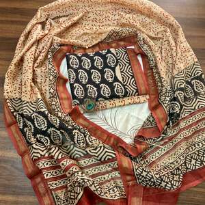 Conjunto de traje de seda Maheshwari estampado a mano con dupatta de seda y pantalón de algodón cambric, ropa étnica tradicional. - Product Image 4