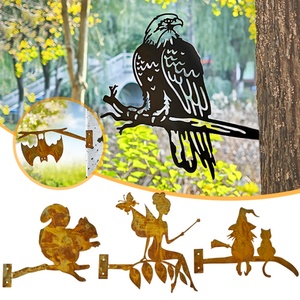 Set de Adornos de Jardín de Lujo 2025: Figuras de Bigfoot, Erizo, Abeja Grande, Gallina Highland, Cisnes, Caracol, Hada y Burro para Césped - Product Image 4