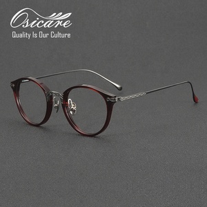 Gafas Ópticas de Lujo con Montura de Acetato de Titanio Verde Mixto para Mujer - Product Image 4