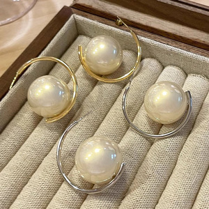 <span class=keywords><strong>Orecchini</strong></span> a C con <span class=keywords><strong>Perle</strong></span> in Stile Coreano per Donne e Ragazze, Accessori di Moda Trendy - Product Image 6