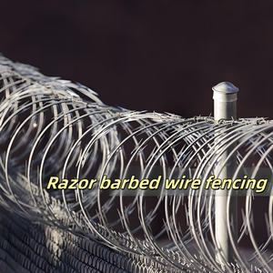 Filet de fil barbelé, clôture anti-ours, maille de sécurité en forme de cylindre HDG pour le contrôle des animaux, la protection des fermes et des biens - Product Image 5