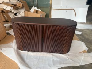 ארון אחסון עמיד מעץ מלא מודרני לסלון, מלון או וילה - Product Image 3