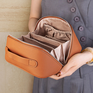 Bolsa de maquillaje para cosméticos de viaje de gran capacidad Premium de cuero genuino en stock Bolsa de cosméticos de cuero genuino - Product Image 2