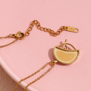 Nuevo <span class=keywords><strong>collar</strong></span> de moda con colgante de moneda de medio Cupido chapado en oro de 18 quilates, joyería de pareja, <span class=keywords><strong>collar</strong></span> de moneda de acero inoxidable, tipo de cadenas de <span class=keywords><strong>perlas</strong></span> - Product Image 5