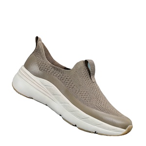 Zapatillas Ligeras para Caminar sin Cordones para Hombre, Suela de EVA, Parte Superior de Tejido Fly Knit para Clima Cálido y Húmedo, Alta Calidad, OEM, Venta al Por Mayor Personalizada - Product Image 2