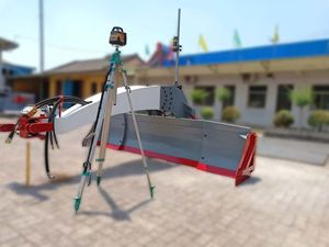 Système de nivellement <span class=keywords><strong>laser</strong></span> agricole haute précision direct usine, moteur <span class=keywords><strong>laser</strong></span> 650 nm, nivellement automatique 5 axes, portée d'émission 400 m - Product Image 5