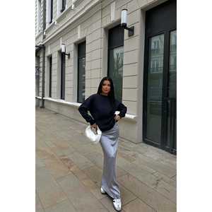 Sudadera con Capucha Extra Grande Azul Marino para Mujer con Estampado Único en la Espalda - Product Image 3