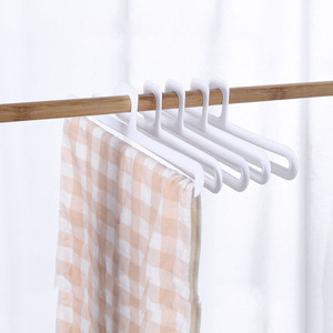 中国制造衣柜用透明塑料矩形围巾和带挂钩的毛巾展示架 - Product Image 4