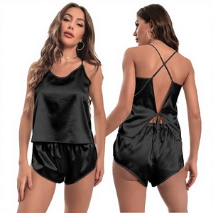 Ensemble de détente deux pièces pour femme en satin noir, couleur unie, dos nu, avec short à cordon de serrage, pyjama d'été sexy - Product Image 3