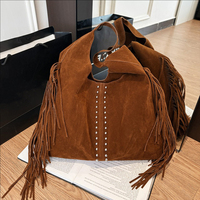 Sac fourre-tout en daim à franges pour femme, automne 2026, avec rivets décoratifs, grande capacité, style rétro, sac à bandoulière sous le bras