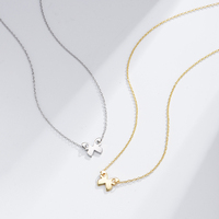 KN1712 Collar Minimalista Hueco con Insecto al por Mayor, Chapado en Oro de 14k, Joyería de Plata S925 Lisa con Mariposa para Mujer