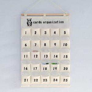 Organizador de Almacenamiento Colgante Ecológico con 5 Bolsillos y Bolsillo de Rejilla para Ropa y Juguetes - Product Image 6