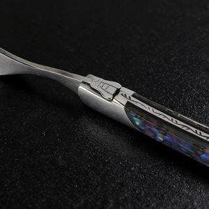 Lot de 6 couteaux à steak style Laguiole en acier inoxydable, lame de 5 pouces, manche en véritable nacre, design ambidextre - Product Image 3