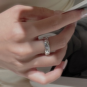 Bague en argent pur S925, étoile à six branches, style vintage simple et tendance, avec un design de niche et une ouverture en forme d'étoile - Product Image 2