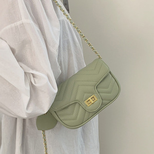 <span class=keywords><strong>Sac</strong></span> carré petit format pour femme, motif losanges verts frais, avec chaîne, doublure en polyester et bandoulière unique – Collection été 2026 - Product Image 4