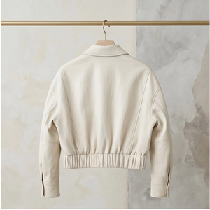 <span class=keywords><strong>Giacca</strong></span> in <span class=keywords><strong>Pelle</strong></span> Morbida di Agnello a Grana Fine per Donna, Colore Crema <span class=keywords><strong>Beige</strong></span>, Colletto a Camicia, Chiusura Frontale con Zip, Stile Casual e Comodo - Product Image 3