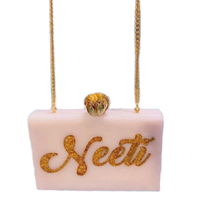 กระเป๋าคลัทช์อะคริลิคสีขาวลายกราฟิกอักษรโมโนแกรมแบบกำหนดเองสำหรับเจ้าสาว  บุด้วยโพลีเอสเตอร์ สำหรับคุณนายเจ้าสาว  ผลิตโดยผู้ผลิตสำหรับงานแต่งงาน - Product Image 1