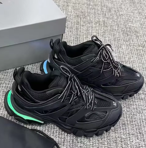 Sneakers di Lusso Firmate di Tendenza 2025 Stile Retrò Originali con Led da Corsa e da Passeggio Autunnali in Dropshipping - Product Image 2