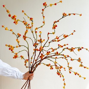 Composition de fruits artificiels Celastrus Orbiculata de Qingyu Chronicle pour les décorations de la maison du Nouvel An chinois - Product Image 2