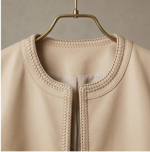 Cappotto da Donna in Morbida <span class=keywords><strong>Pelle</strong></span> di Agnello di Prima Qualità, <span class=keywords><strong>Beige</strong></span> Crema, Collo Rotondo, Bordatura Intrecciata a Mano, <span class=keywords><strong>Giacca</strong></span> in <span class=keywords><strong>Pelle</strong></span> Minimalista da Ufficio - Product Image 4