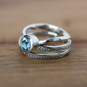 Anello Intrecciato Stratificato Elegante, Design Sovrapposto, Accessorio Moda per Donne - Product Image 3