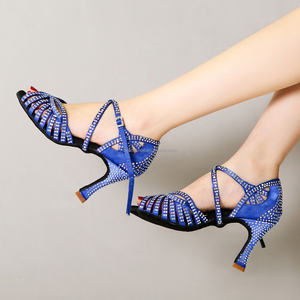 Chaussures de <span class=keywords><strong>danse</strong></span> latine en Satin bleu de haute qualité strass brillant talon moyen semelle souple LUOQIAO L394-Shacha/<span class=keywords><strong>Bachata</strong></span>/<span class=keywords><strong>danse</strong></span> Salsa - Product Image 5