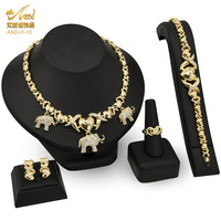 Parure de bijoux de mariée de Dubaï, plaqué or 18 carats, avec boucles d'oreilles, collier, bracelet et bagues en forme de cœur, ornée de strass, pour mariage et soirée