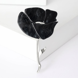 Broche de Aleación Chapado en Oro de Lujo con Diseños Personalizados para Regalo de Compromiso, Boda y Fiesta para Mujer - Product Image 5