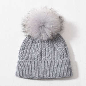 Jxwatcher Bonnet d'hiver doux côtelé avec pompon en vraie <span class=keywords><strong>fourrure</strong></span> amovible, bonnet personnalisé pour femme, vente en gros, chaud pour les voyages - Product Image 4