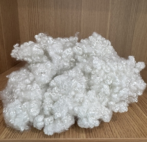 Fibre creuse siliconée en polyester recyclé haute densité 7D HCS pour surmatelas et matelassage haut de gamme - Product Image 2